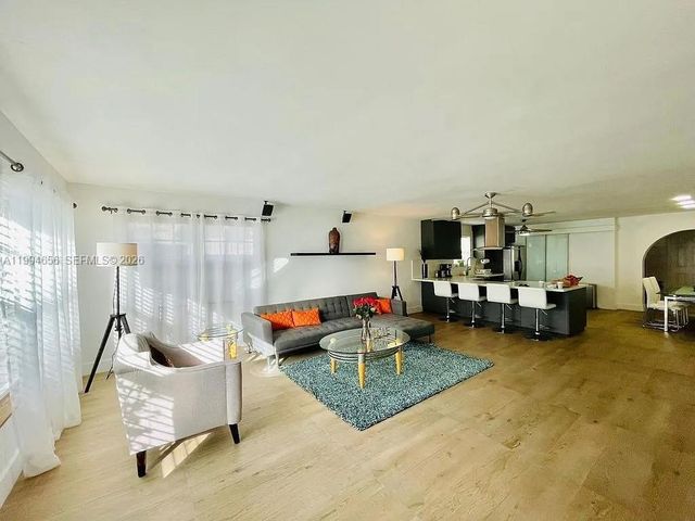 1143 Lincoln St, Hollywood, FL 33019