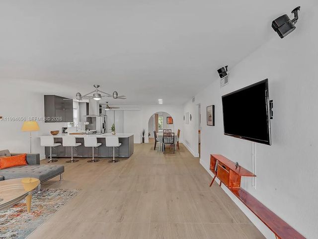 1143 Lincoln St, Hollywood, FL 33019