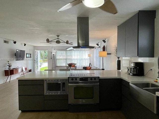 1143 Lincoln St, Hollywood, FL 33019