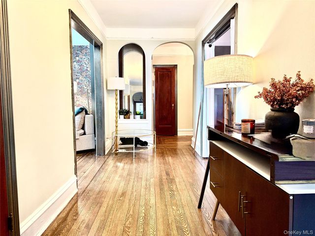 7320 Austin Street 4A, Forest Hills, NY 11375