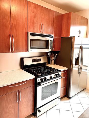 7320 Austin Street 4A, Forest Hills, NY 11375