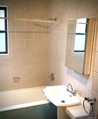 7320 Austin Street 4A, Forest Hills, NY 11375