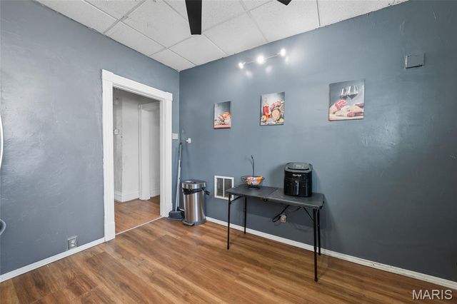 5232 Highland Avenue, St Louis, MO 63113