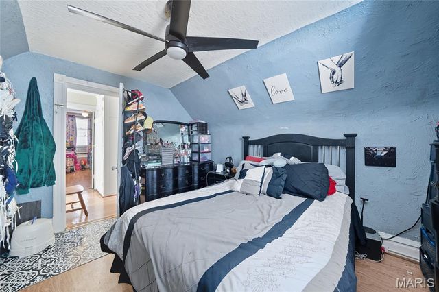 5232 Highland Avenue, St Louis, MO 63113