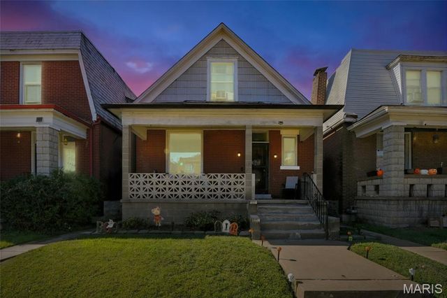 5232 Highland Avenue, St Louis, MO 63113