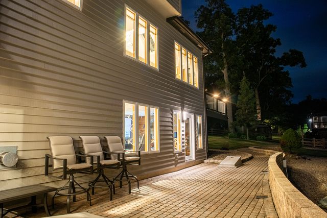 40W022 Tanner Road, North Aurora, IL 60542