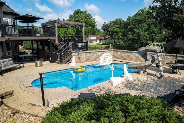40W022 Tanner Road, North Aurora, IL 60542