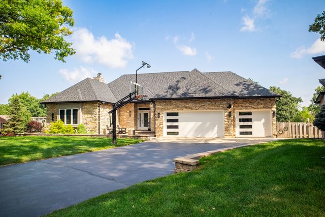 40W022 Tanner Road, North Aurora, IL 60542