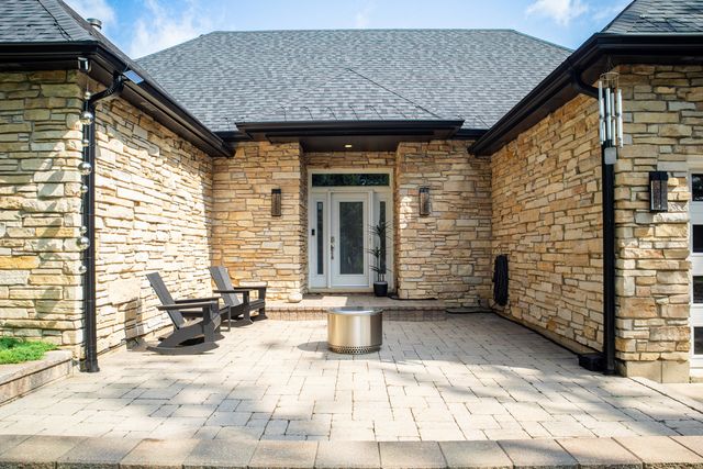 40W022 Tanner Road, North Aurora, IL 60542