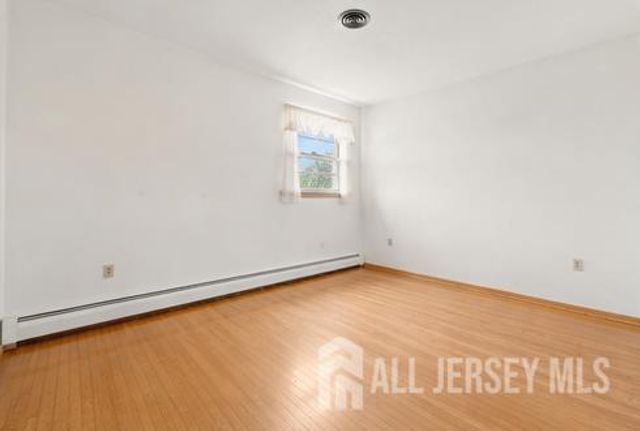 2 Carlton Street, Carteret, NJ 07008