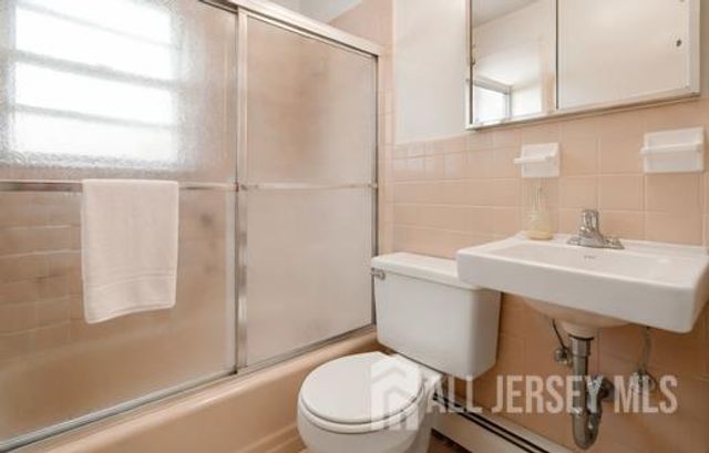 2 Carlton Street, Carteret, NJ 07008