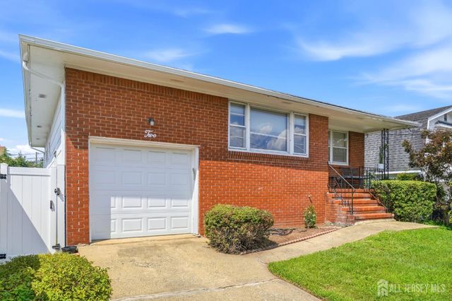 2 Carlton Street, Carteret, NJ 07008