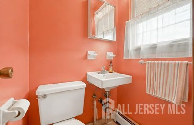 2 Carlton Street, Carteret, NJ 07008
