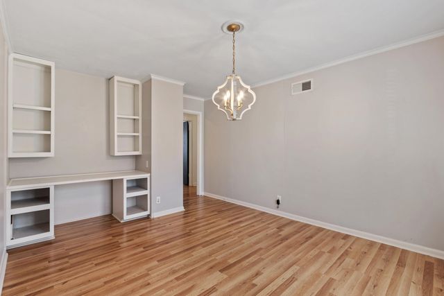 5163 PEG LN, Memphis, TN 38117