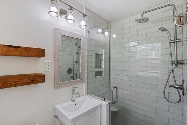 5163 PEG LN, Memphis, TN 38117