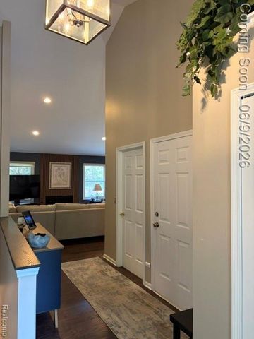 5523 Ashby Court, Waterford, MI 48327