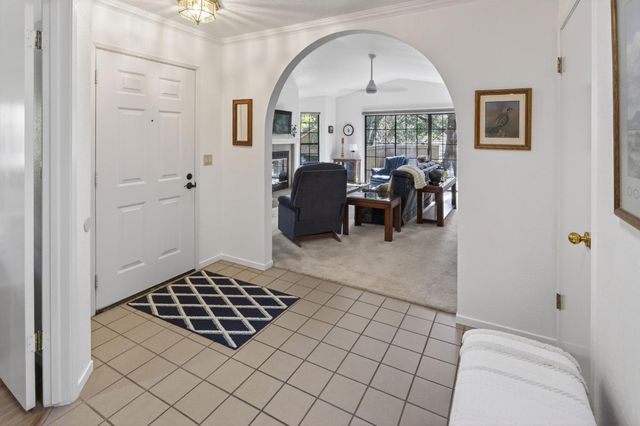 7440 W Black Tree Ln, Citrus Heights, CA 95610