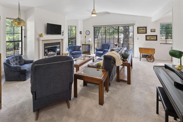 7440 W Black Tree Ln, Citrus Heights, CA 95610