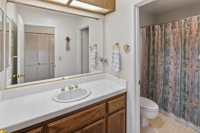 7440 W Black Tree Ln, Citrus Heights, CA 95610