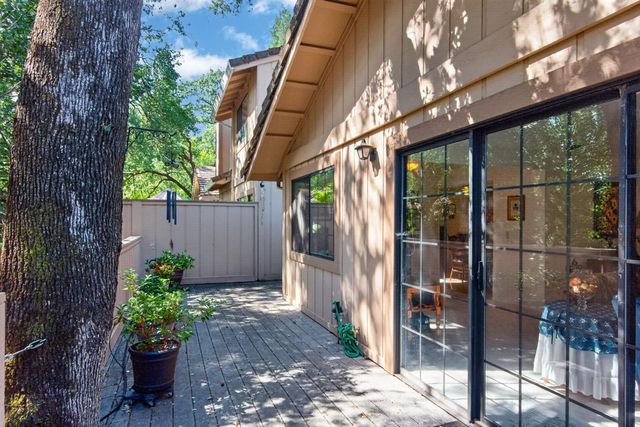 7440 W Black Tree Ln, Citrus Heights, CA 95610