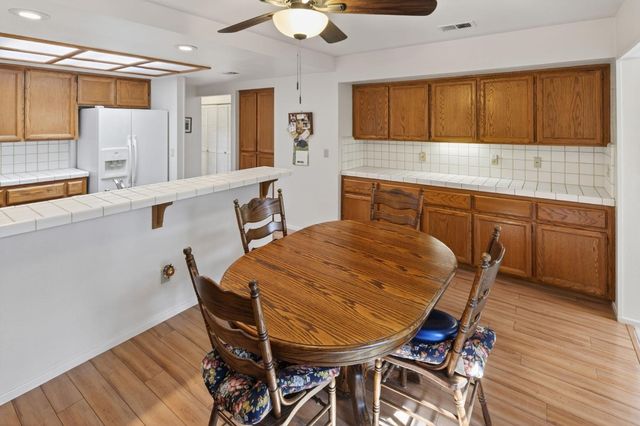 7440 W Black Tree Ln, Citrus Heights, CA 95610
