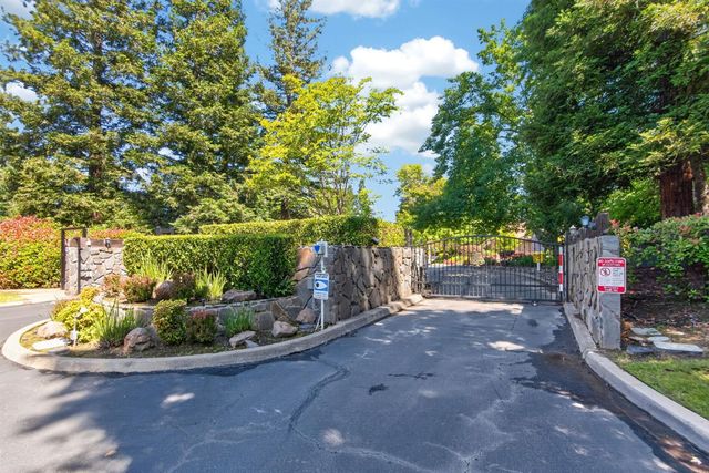 7440 W Black Tree Ln, Citrus Heights, CA 95610
