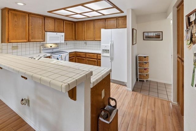 7440 W Black Tree Ln, Citrus Heights, CA 95610
