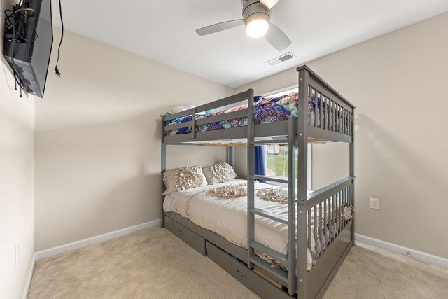 34 FAYE DR, Bunker Hill, WV 25413