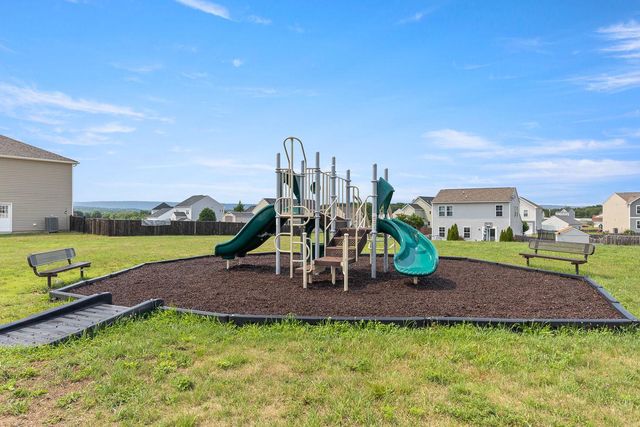 34 FAYE DR, Bunker Hill, WV 25413