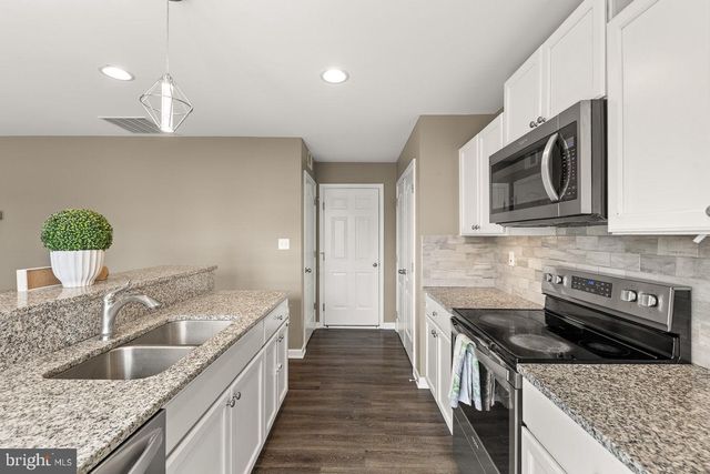 34 FAYE DR, Bunker Hill, WV 25413