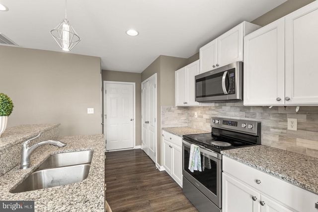 34 FAYE DR, Bunker Hill, WV 25413