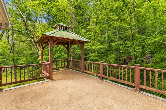 831 Defeated Creek Rd, Centerville, TN 37033