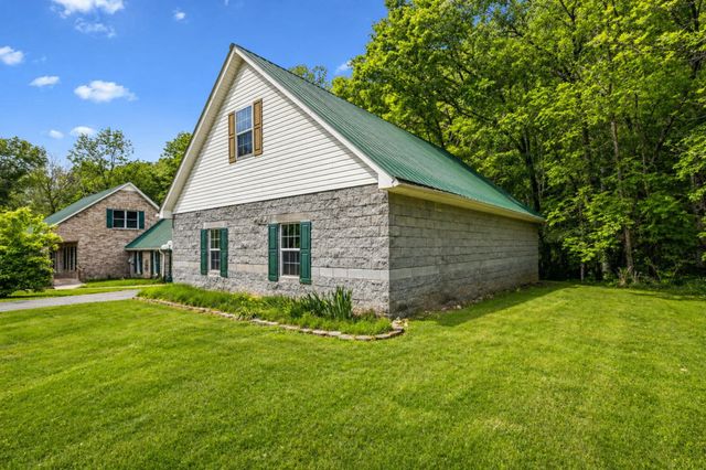 831 Defeated Creek Rd, Centerville, TN 37033