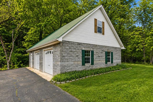 831 Defeated Creek Rd, Centerville, TN 37033