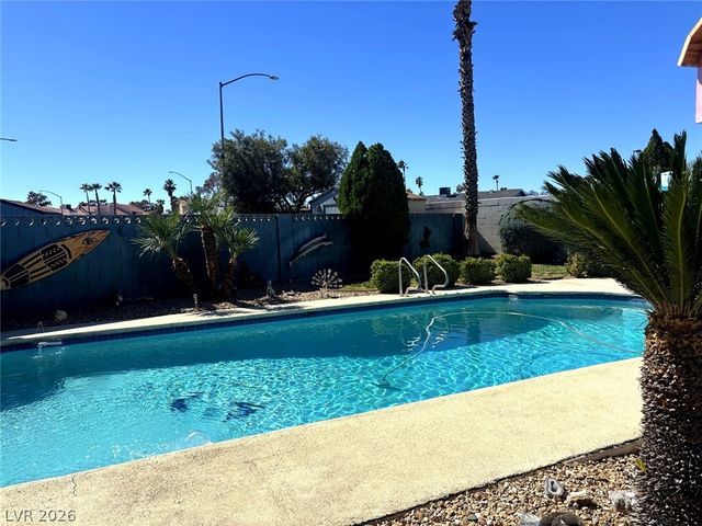 6721 Cabra Circle, Las Vegas, NV 89107