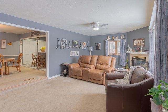 140 Manchester Drive, Mishawaka, IN 46544