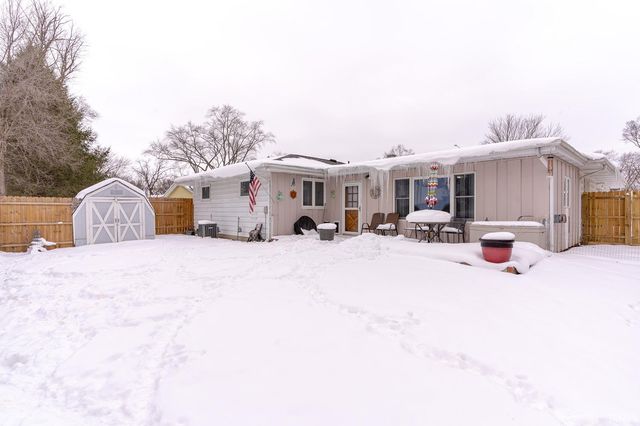 140 Manchester Drive, Mishawaka, IN 46544