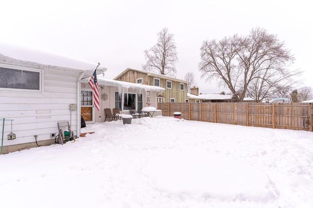 140 Manchester Drive, Mishawaka, IN 46544