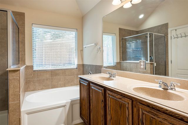 436 Northbrook Avenue, Oak Point, TX 75068