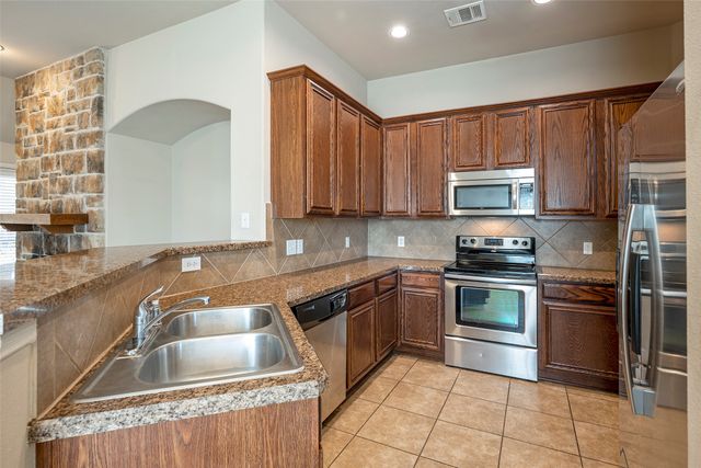 436 Northbrook Avenue, Oak Point, TX 75068