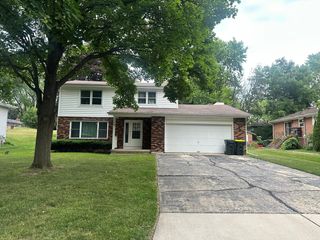 154 Howard Avenue, East Dundee, IL 60118
