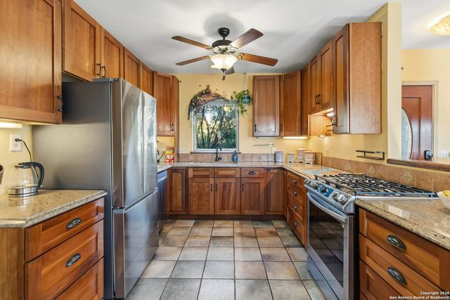 9623 Requa, Helotes, TX 78023