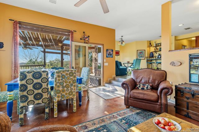 9623 Requa, Helotes, TX 78023