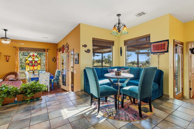 9623 Requa, Helotes, TX 78023