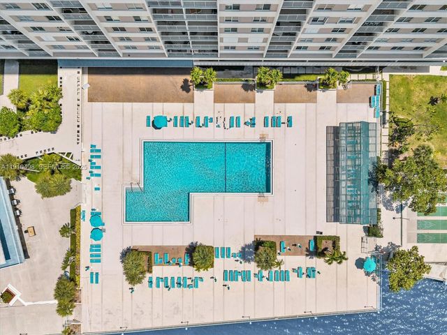 300 Bayview Drive 902, Sunny Isles Beach, FL 33160
