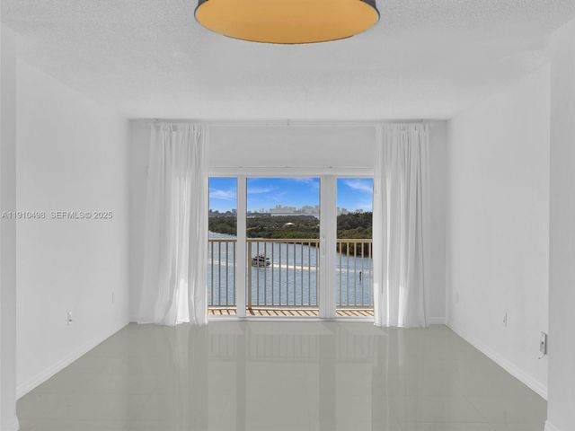 300 Bayview Drive 902, Sunny Isles Beach, FL 33160