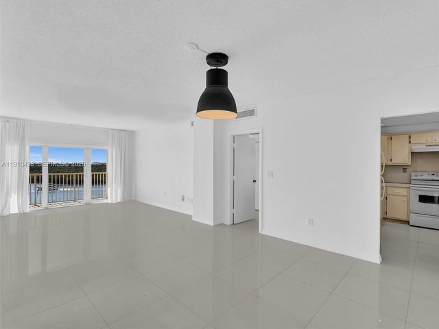 300 Bayview Drive 902, Sunny Isles Beach, FL 33160