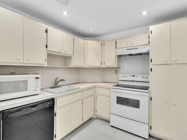 300 Bayview Drive 902, Sunny Isles Beach, FL 33160