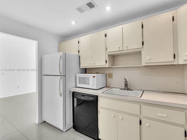 300 Bayview Drive 902, Sunny Isles Beach, FL 33160