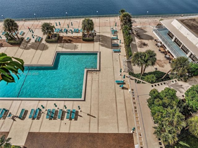 300 Bayview Drive 902, Sunny Isles Beach, FL 33160